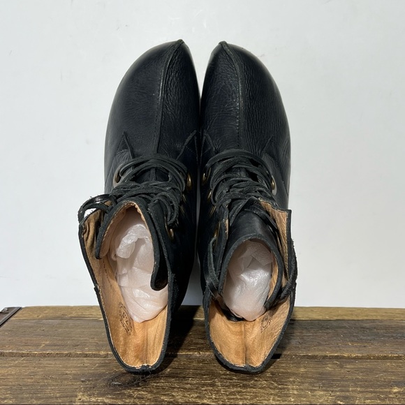 JOHN FLUEVOG black leather lace up goth chunk heel US 7.5 - Picture 5 of 10